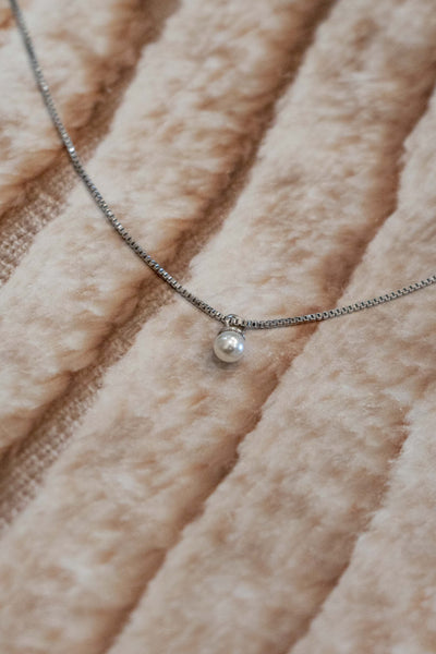 Dainty Pearl Necklace