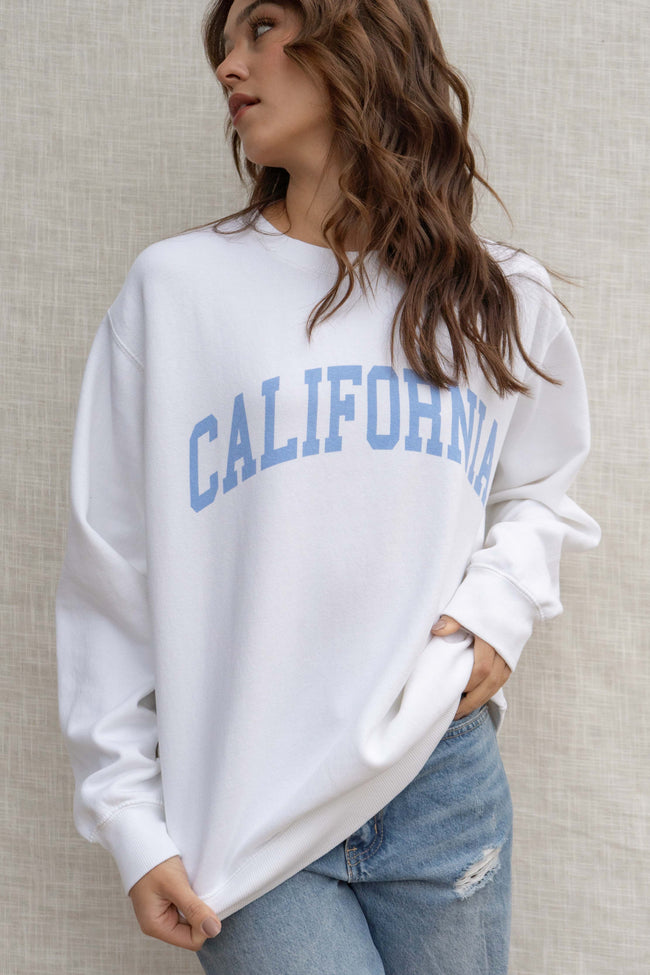 With an oversized fit, long relaxed sleeves, and a fun California print, this cozy crewneck is perfect for everyday wear. white color.