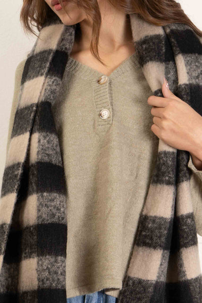 Checkered Fringe Knit Scarf