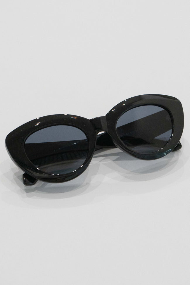 Chic Oval Sunglasses