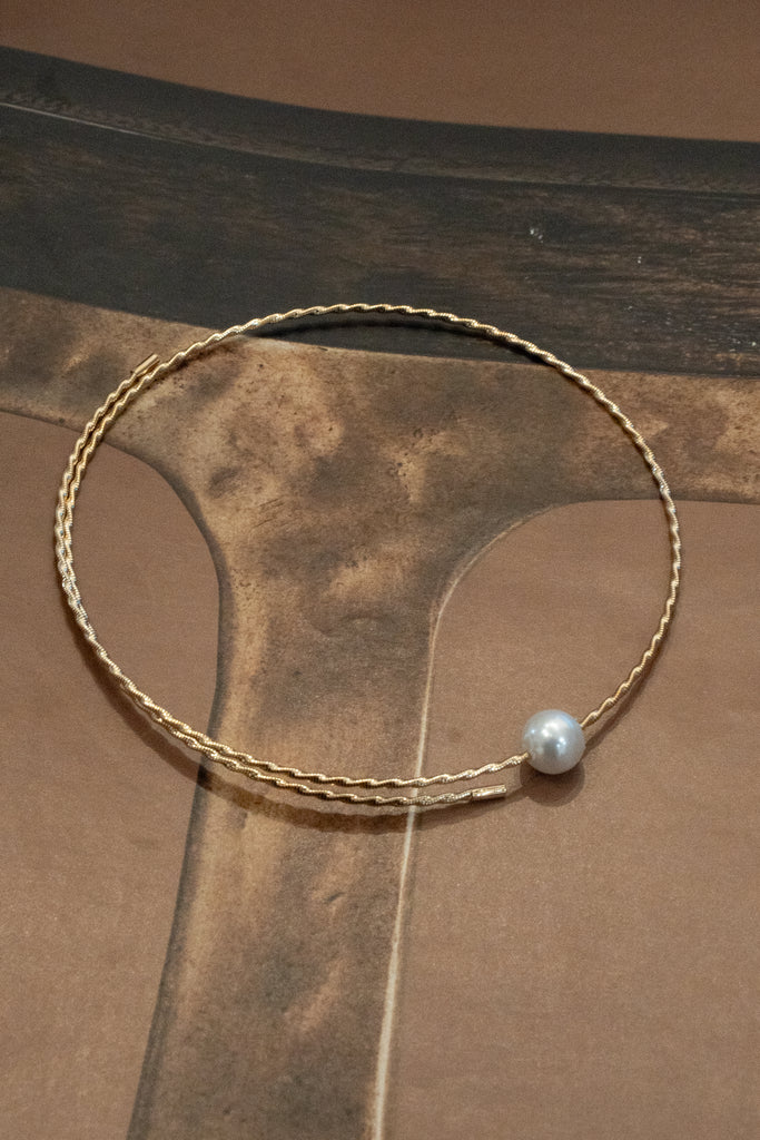 Metallic Torque Collar Pearl Necklace
