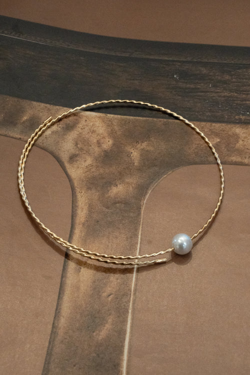 Metallic Torque Collar Pearl Necklace