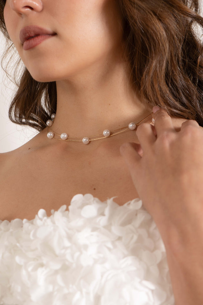 The delicate design gives off a bridal ready look, making it a versatile accessory for any occasion.
