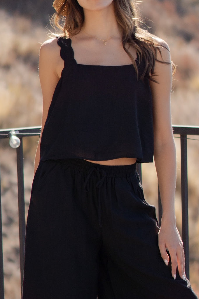 Valerie Scallop Detail Top